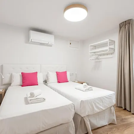 U-nique Plaza De La Merced Apartment
